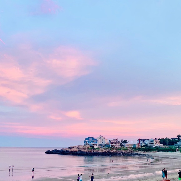 Meet your Posher, Courtney - Picture 1 of 1